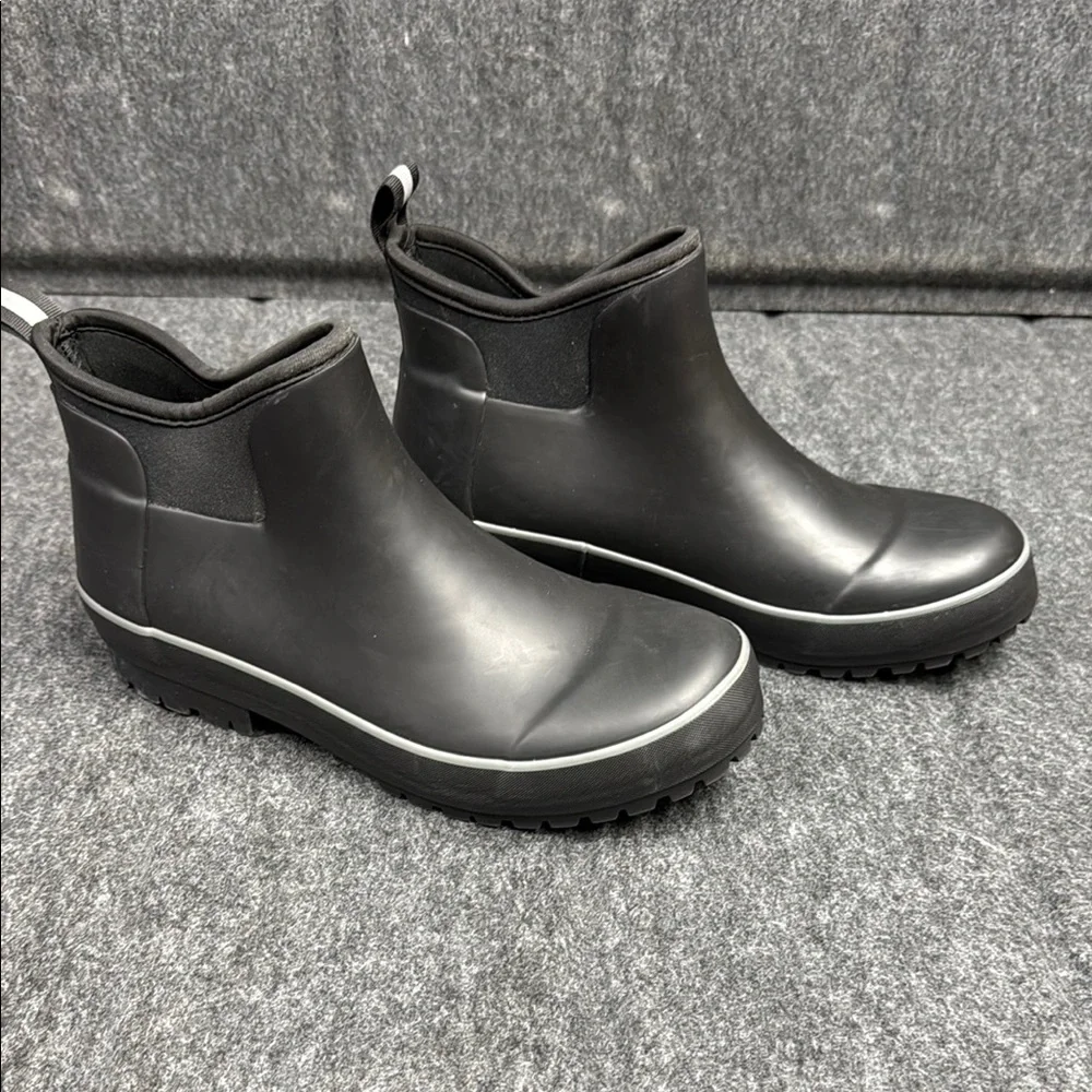 Chooka Black Ankle Boots with Red Accents - Picture 1 of 6